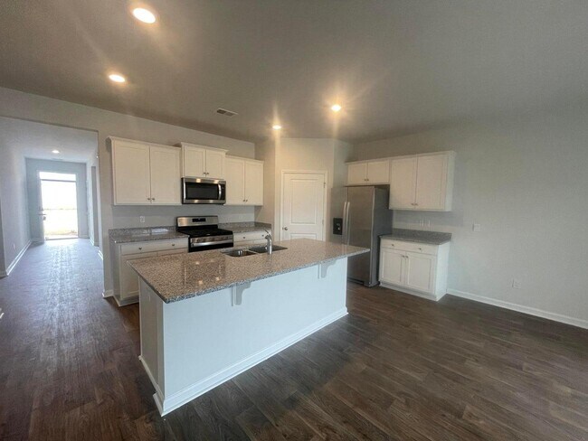 Building Photo - 206 Oakwood Blvd
