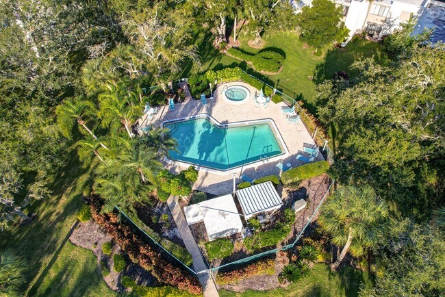Building Photo - 107 Pinehurst Dr