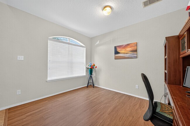 Building Photo - 21583 Rose Mill Dr