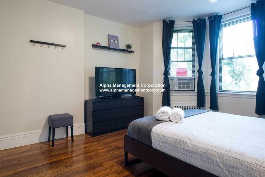 Building Photo - 58 Queensberry St