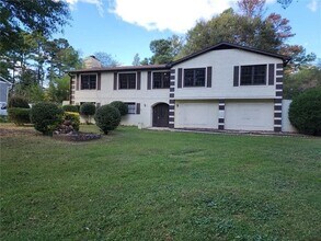 Building Photo - 2035 Debra Ln