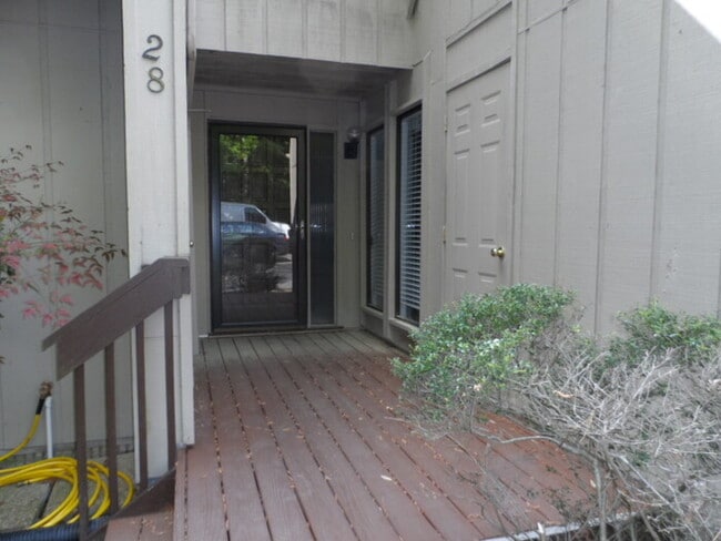 Building Photo - 4100 Five Oaks Dr