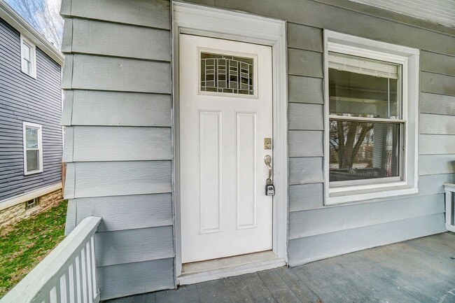 Building Photo - Newly renovated 2bed/1bath