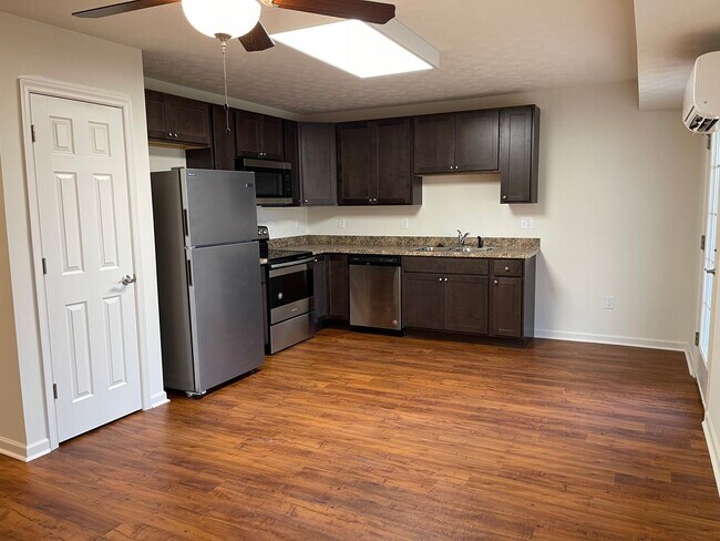Building Photo - 2963 Congers Creek Rd