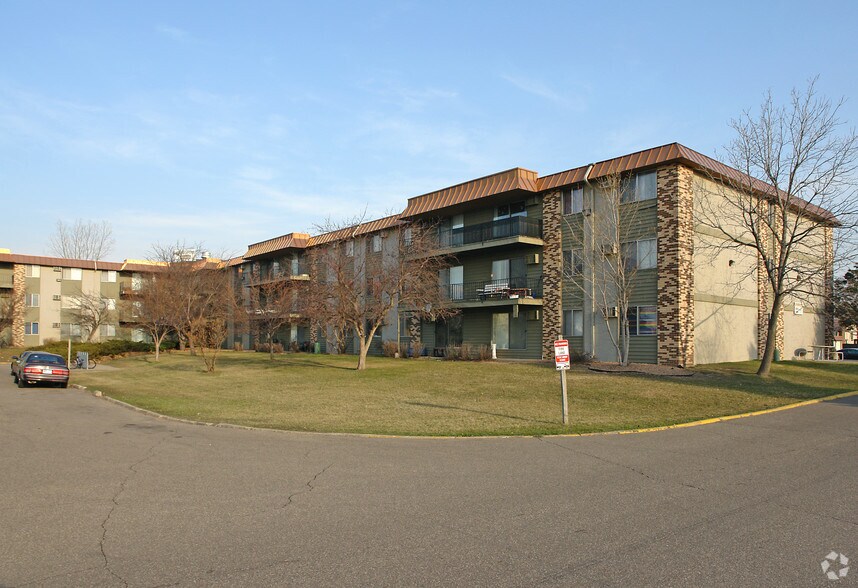 Bramantes 800 County Road D W New Brighton MN 55112 Apartment Finder