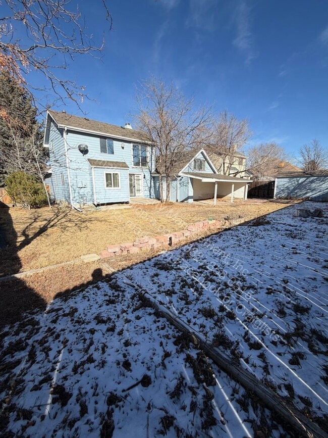 Building Photo - 17998 E Bellewood Dr