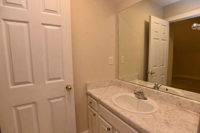 Building Photo - Single Family Home in Richmond Hill 4BR/3Bath
