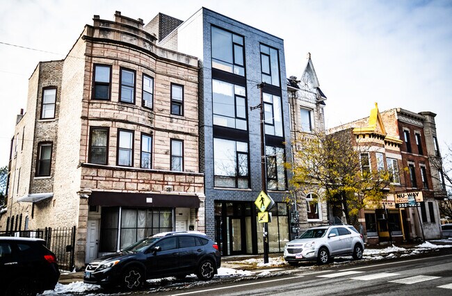 Primary Photo - 1028 N California Ave