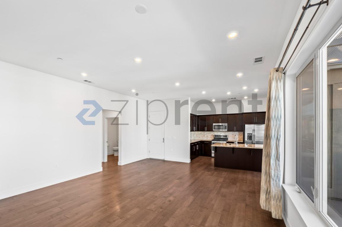 Building Photo - Unit 30