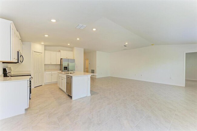 Building Photo - 1217 Birchcrest Blvd