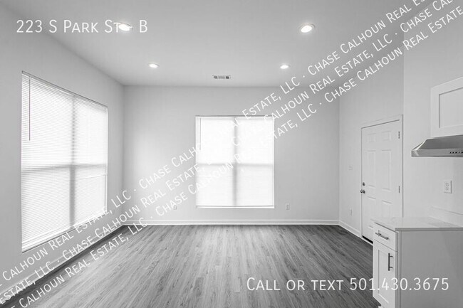 Building Photo - 223 S Park St