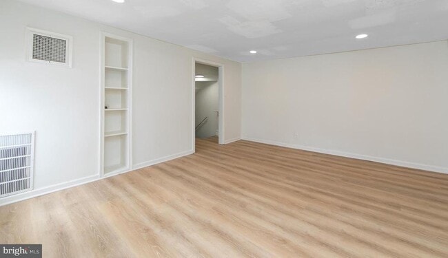 Building Photo - 201 Chester Ave