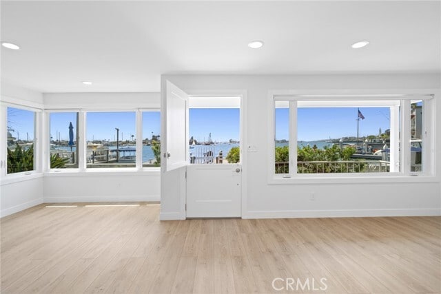 Building Photo - 112 S Bay Front