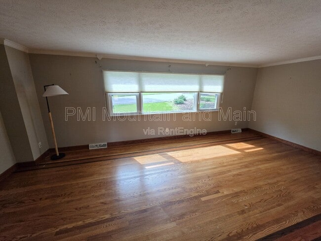 Building Photo - 15 Ginell Cir