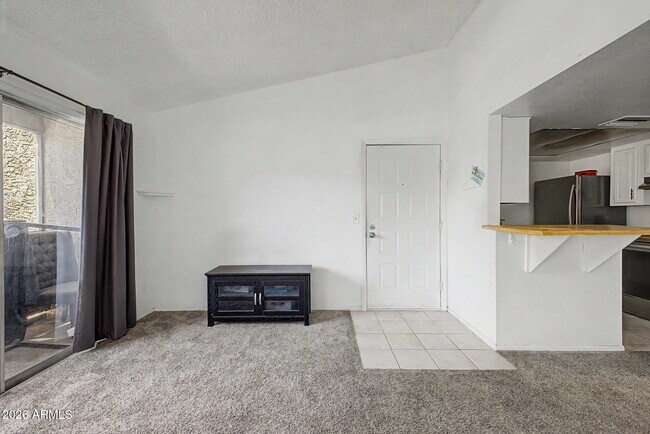 Building Photo - 461 W Holmes Ave