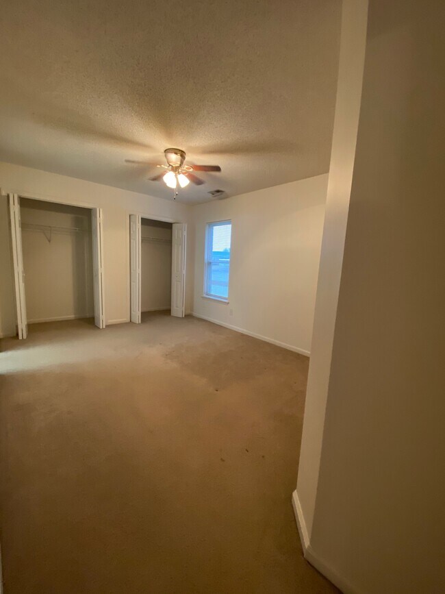 Building Photo - 2621 31st Avenue Ct NE
