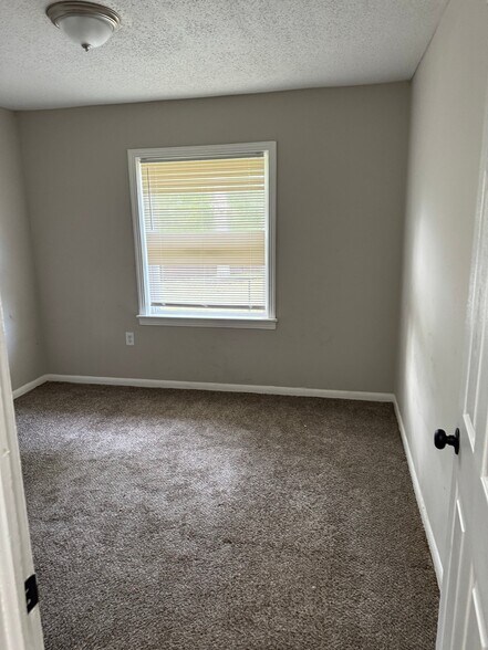 Building Photo - 109 Aventura Ct