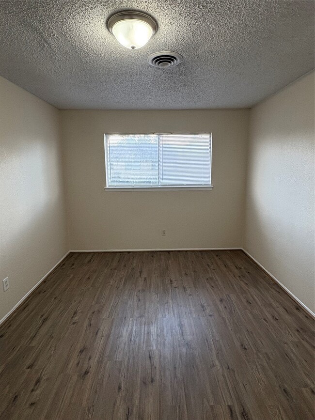 Building Photo - 101 E Hospital Dr