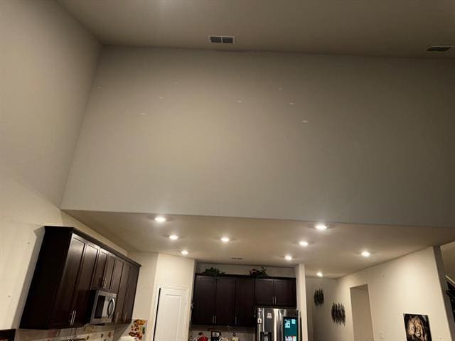 Building Photo - 472 Rock Creek Dr