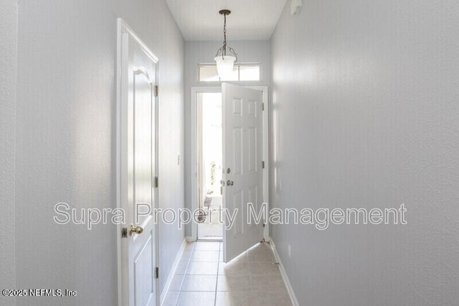 Building Photo - 6092 Bartram Village Dr