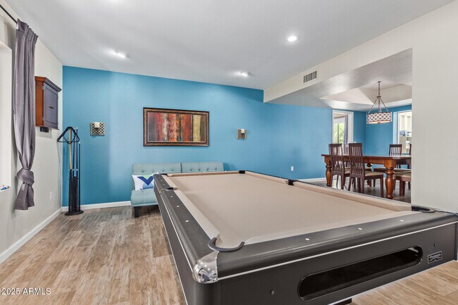 Building Photo - 2118 E Pebble Beach Dr