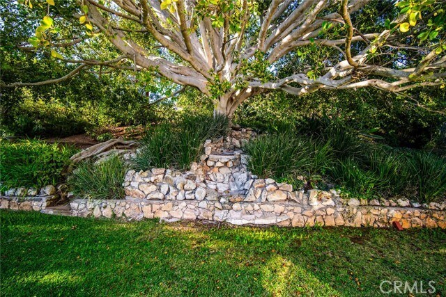 Building Photo - 15 Vista Del Sol
