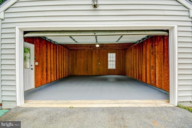 Building Photo - 240 Davis St