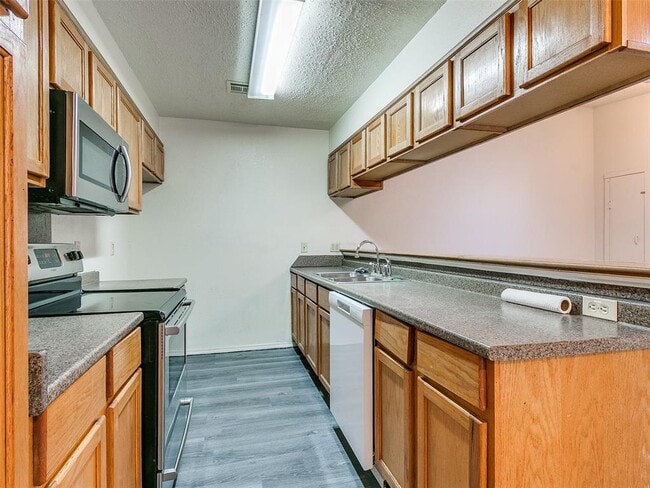 Building Photo - 4602 Creek Ct