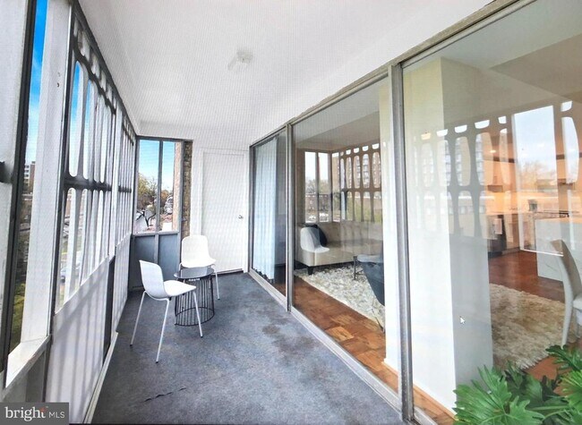 Building Photo - 1311 Delaware Ave SW