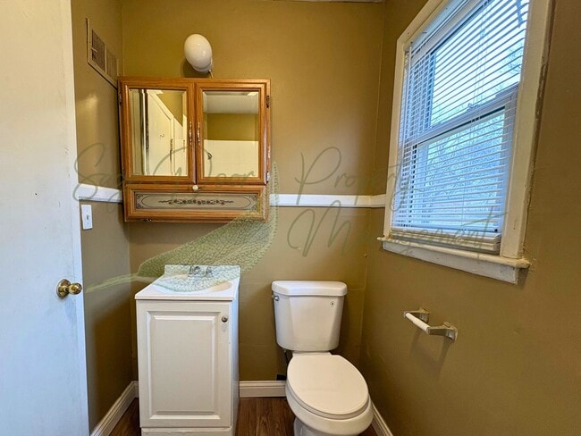 Building Photo - DUPLEX IN INDEPENDENCE!!!