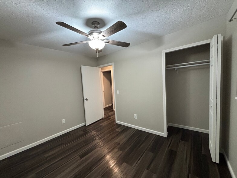 Building Photo - 1065 Moneta Ave