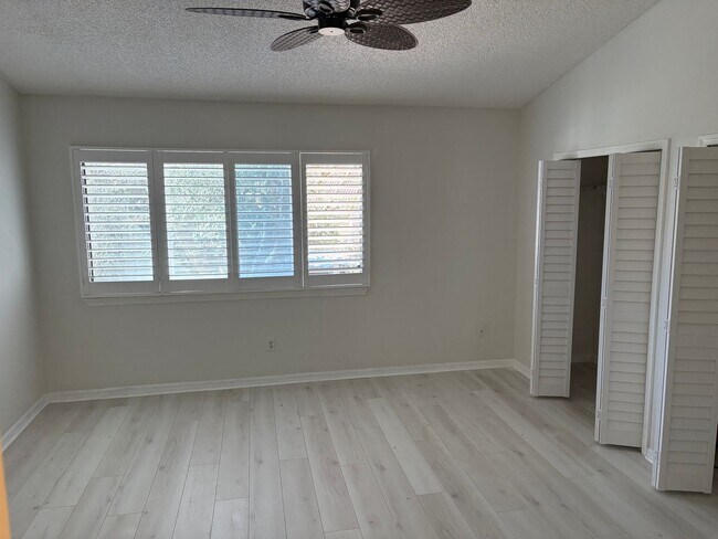 Building Photo - Beautiful 2 story townhouse in Cypress Club