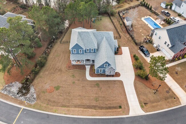 Building Photo - Luxury Home in gated Hampstead Community