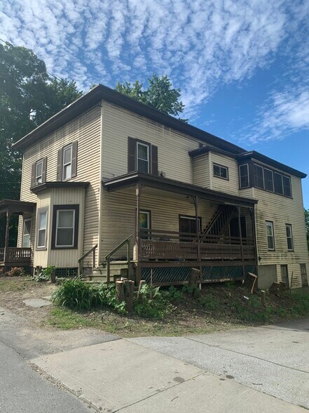 Building Photo - 227 Washington St