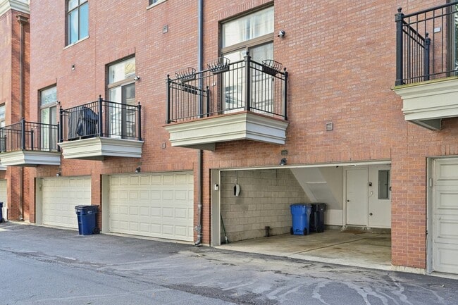 Building Photo - 1341 S Indiana Ave