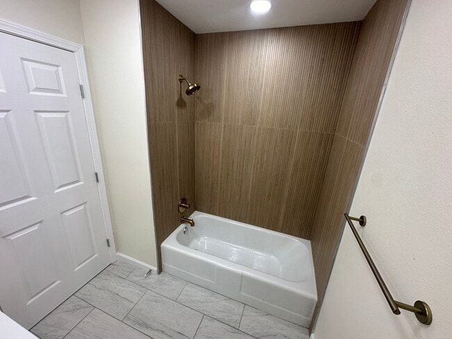 Building Photo - 1517 Bonham Dr