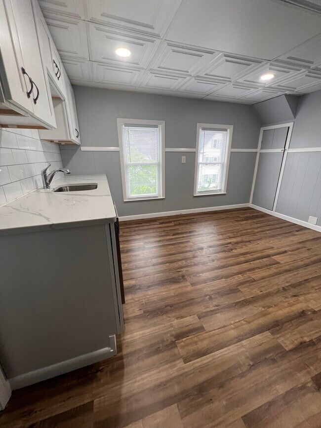 Kitchen - 30 Arch St