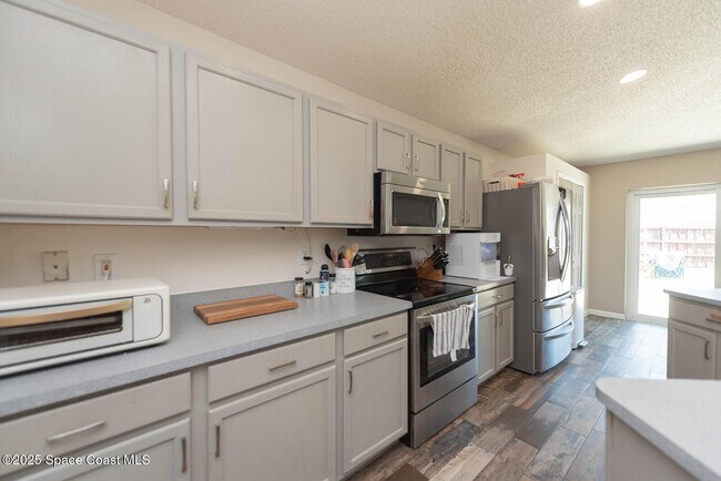 Building Photo - 2667 Deercroft Dr
