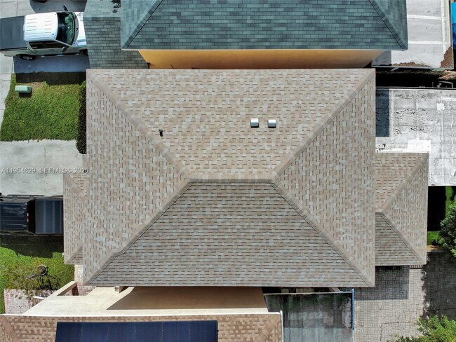 Building Photo - 4055 Eastridge Dr