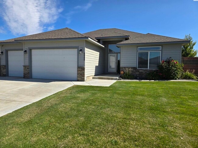 Building Photo - Short Term Rental Rental in Kennewick w/Lawn Care
