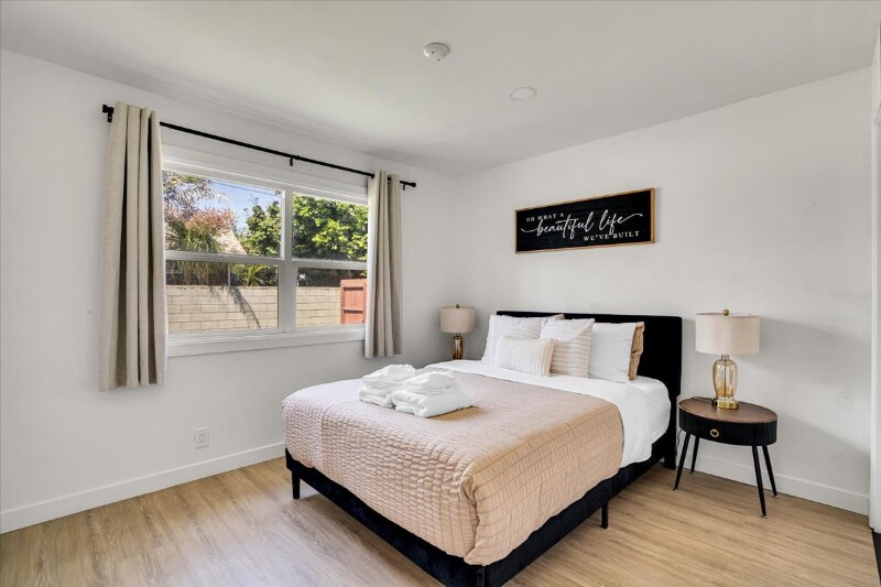 Building Photo - 1007 N Mohawk Ave