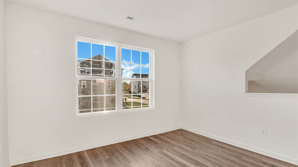 Dining View 2 - 6550 Linden Trl