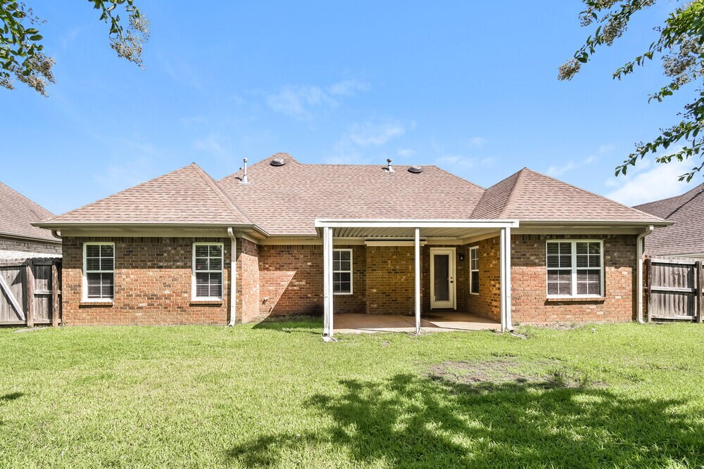 Building Photo - 2639 Cherry Tree Dr