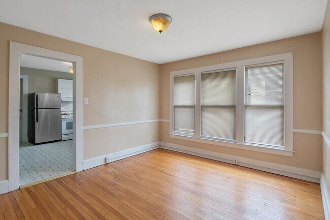 Building Photo - 519-521 Clarendon Street