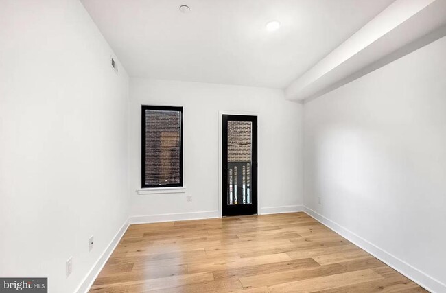 Building Photo - 1328 S 9th St