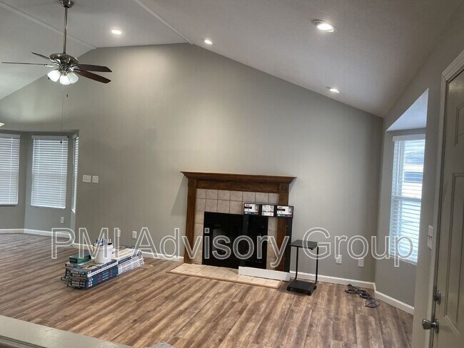 Building Photo - 7416 SW 27th St