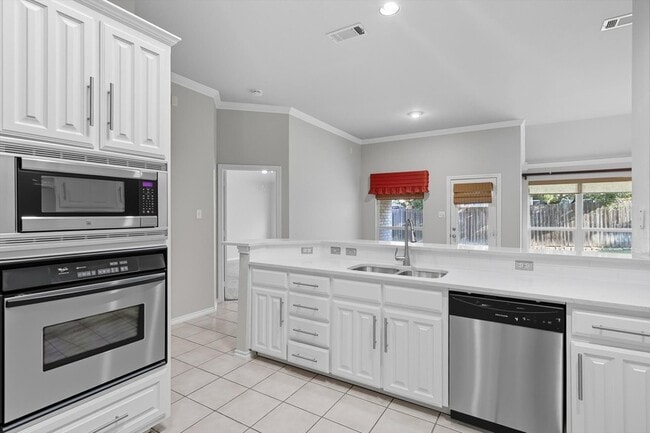 Building Photo - 4833 Heber Springs Trail