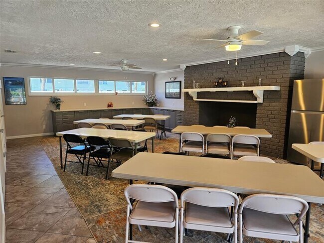 Building Photo - 649 W Oakland Park Blvd