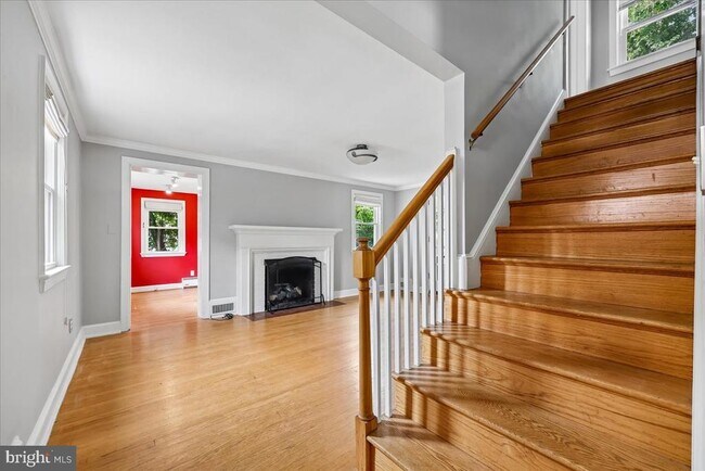Building Photo - 4525 N Chelsea Ln