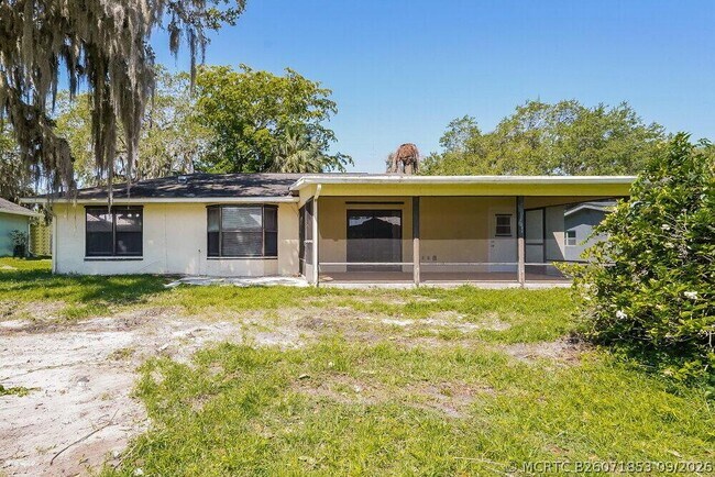 Building Photo - 6514 Flora Way